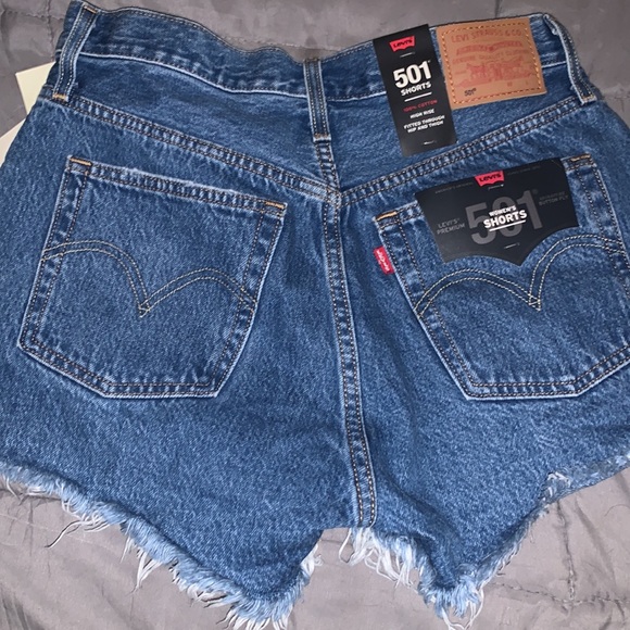 Levi’s 501 high rise button fly shorts size 28 NWT - Picture 6 of 7